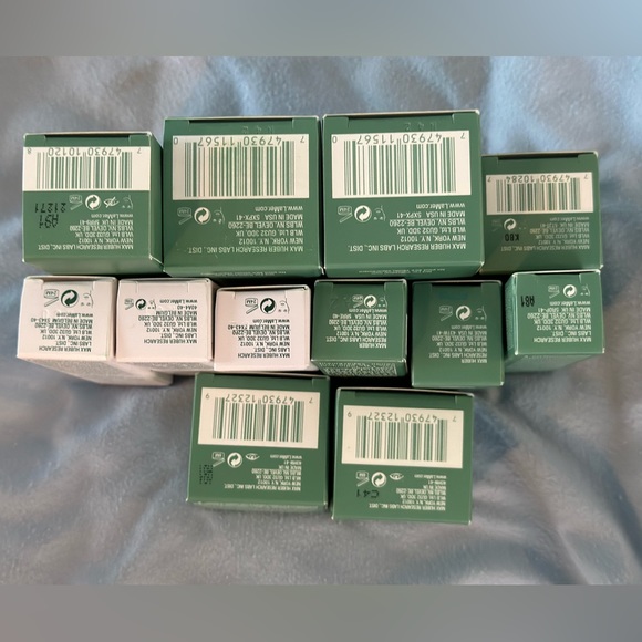 SOLD! La Mer Assorted Samples (21 total items) - Picture 9 of 9